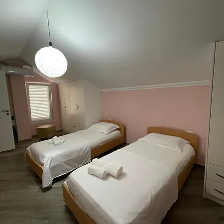 Lakeside Duplex Apartman *